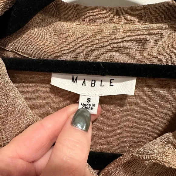 MABLE Front Ruched Button-Down Skinny Mini Shirt Dress Taupe Women’s Small - Picture 4 of 6